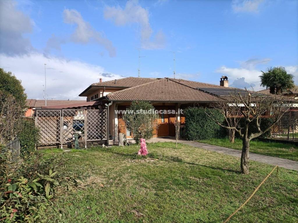 Villa Bifamiliare in vendita a Romanengo