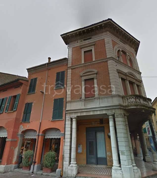 Casa Indipendente in vendita a Cento piazza del Guercino