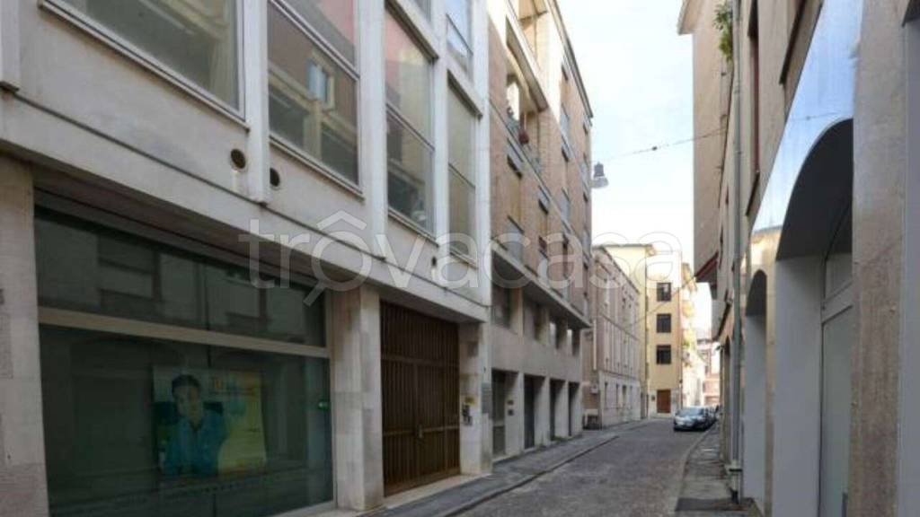 Appartamento in vendita a Rovigo via Giuseppe Verdi, 1, 45100