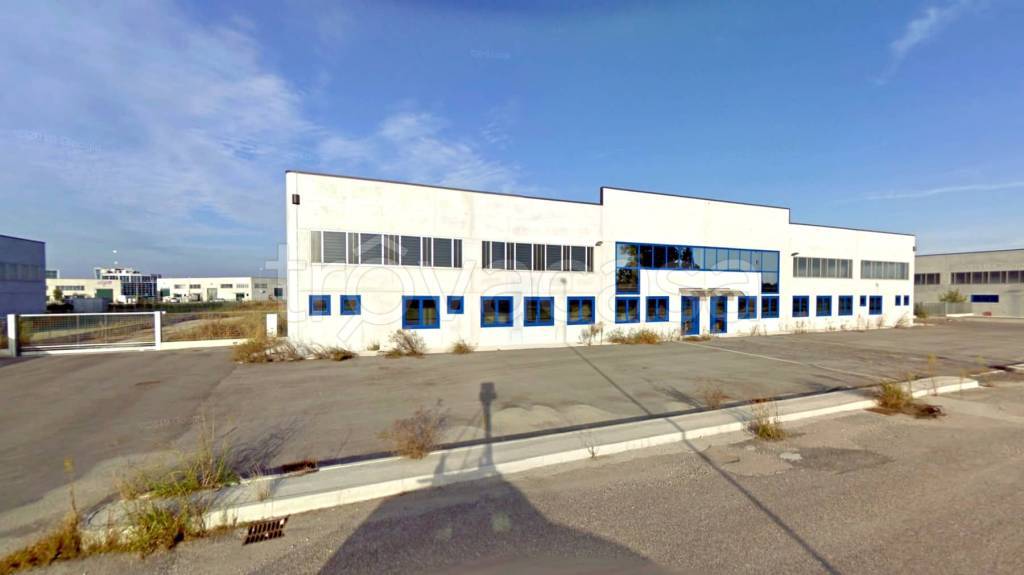 Capannone Industriale in vendita a Porto Mantovano via Madrid 46047