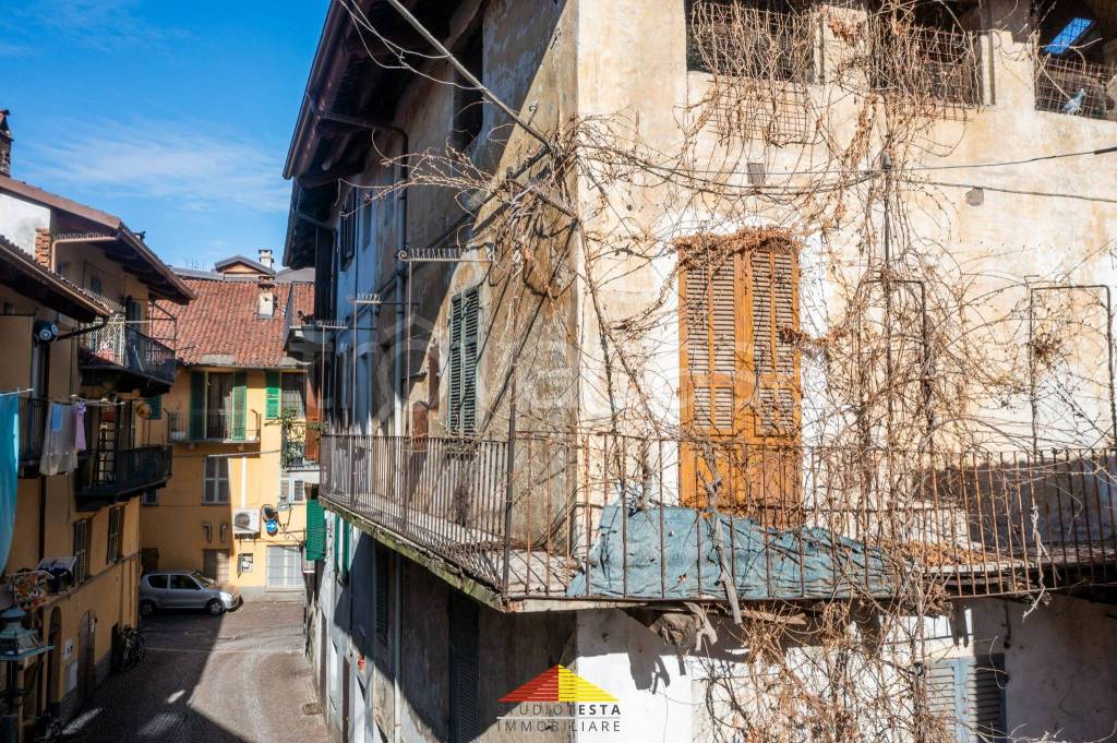 Casa Indipendente in vendita a Saluzzo via Monte di Pietà, 10
