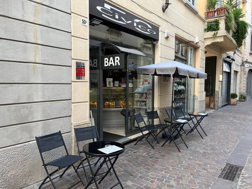 Bar in vendita a Legnano corso Italia