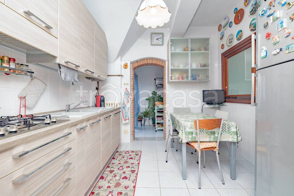 Appartamento in vendita a Baranzate via Monte Bisbino, 28