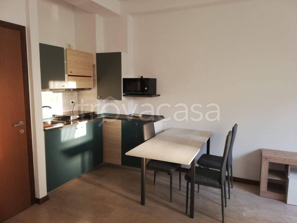 Appartamento in in affitto da privato a Lecco via Antonio Ghislanzoni, 2