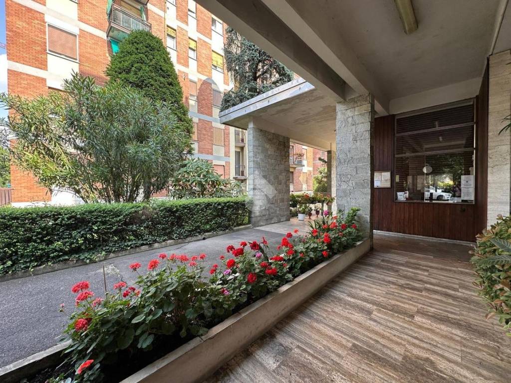 Appartamento in vendita a Milano via Policarpo Petrocchi, 48