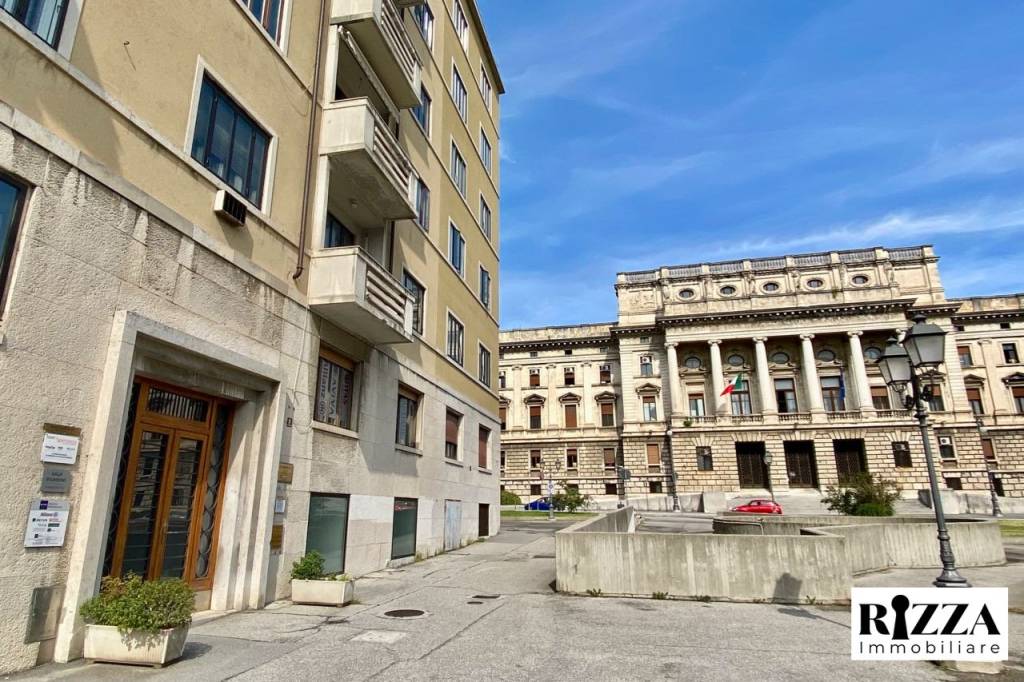Ufficio in affitto a Trieste via Giustiniano