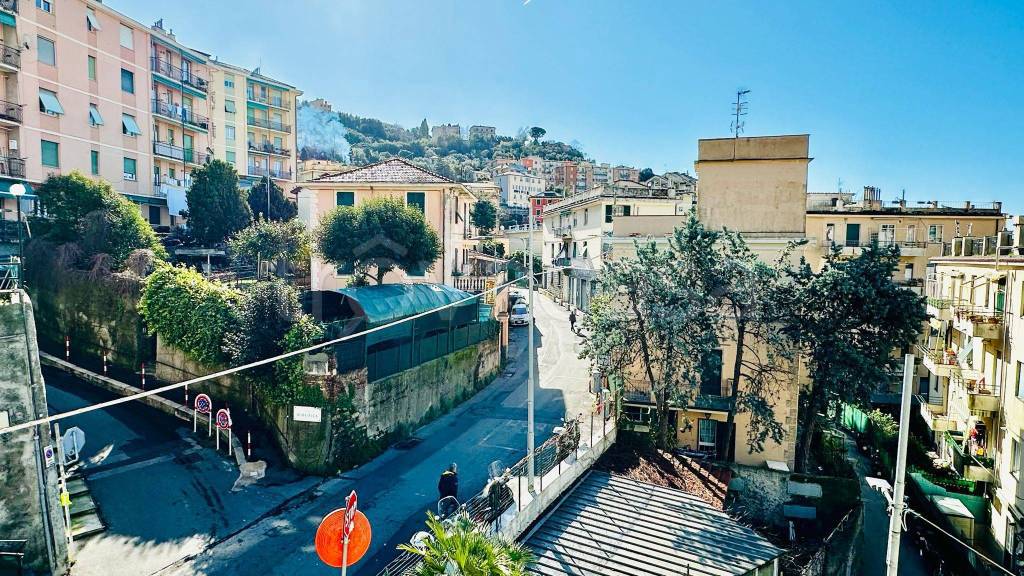 Appartamento in vendita a Genova via Giulio Tanini, 13