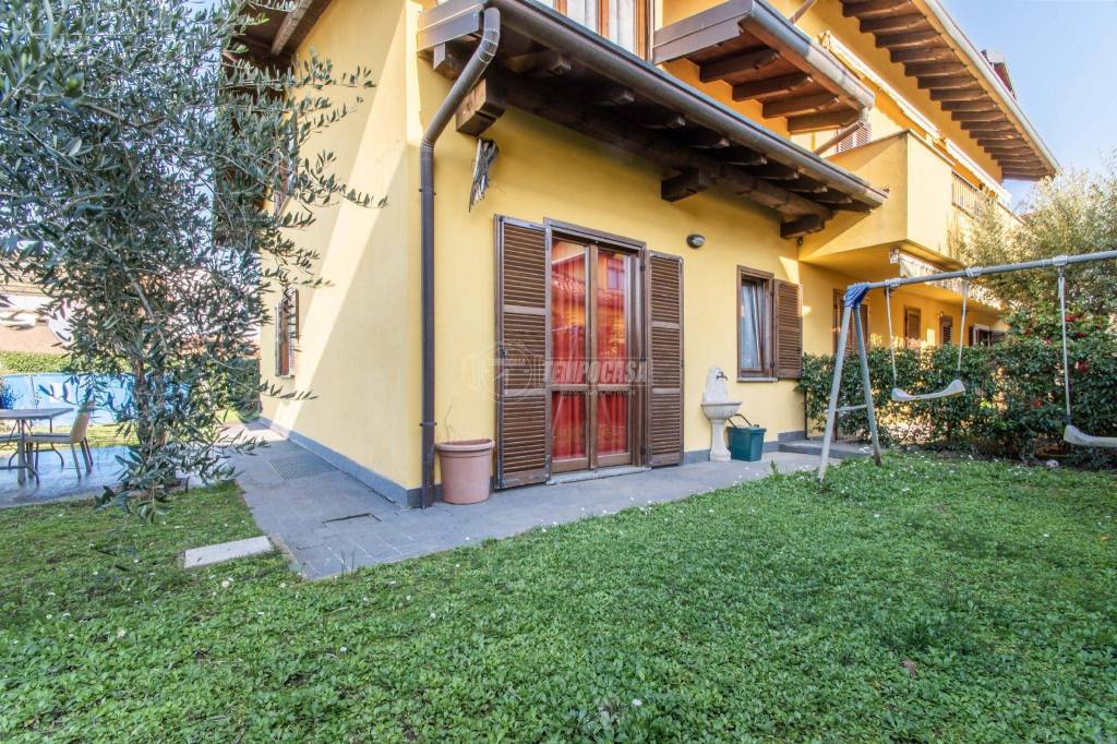 Villa a Schiera in vendita a Veniano via Piero Rusconi
