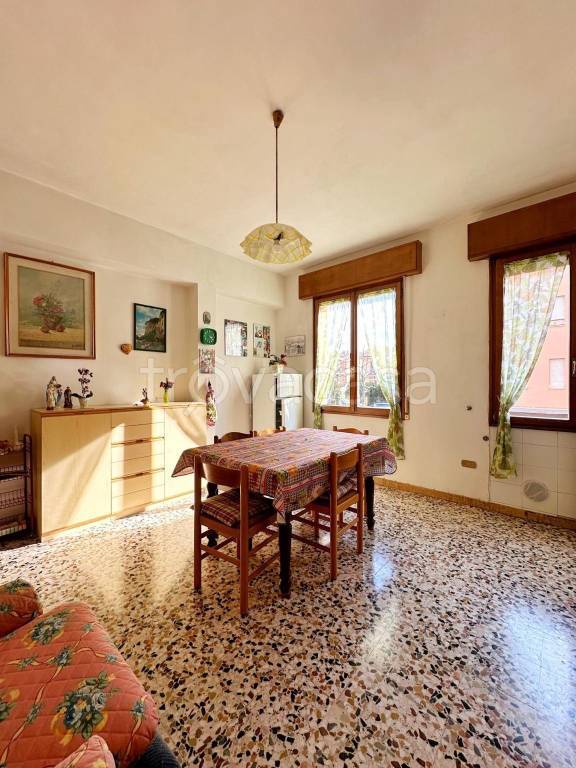 Appartamento in vendita a Modena viale Emilio Po, 226