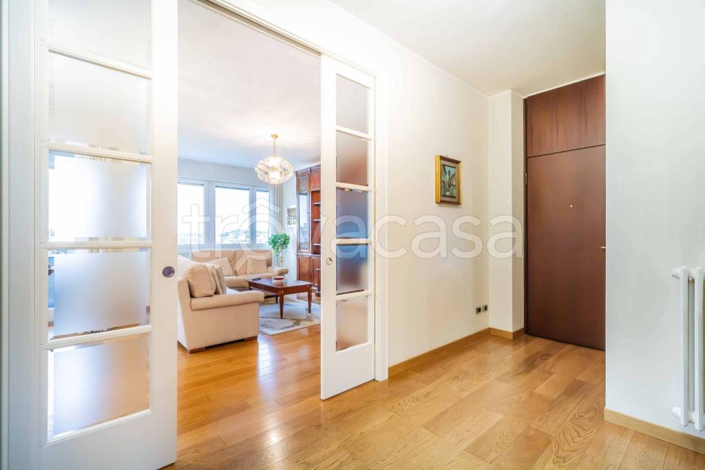 Appartamento in vendita a Milano viale Monte Ceneri, 58