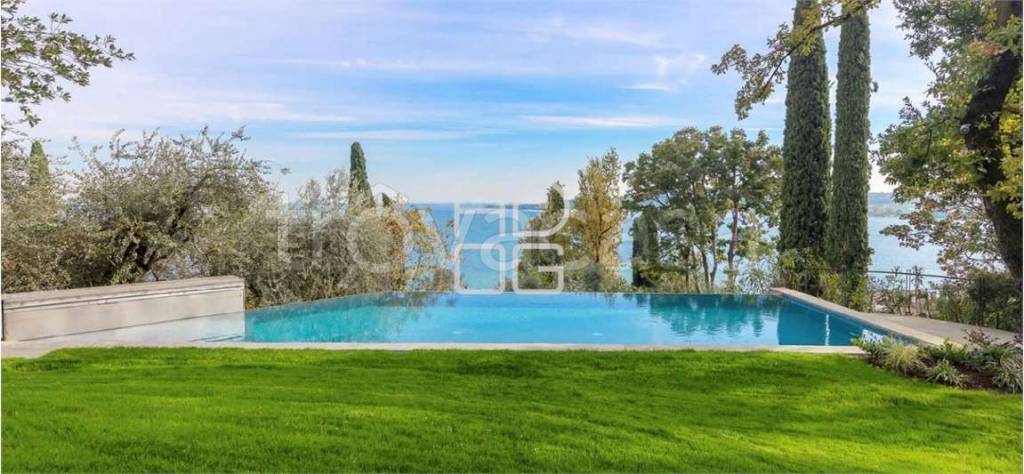 Villa in vendita a Padenghe sul Garda via Meucci