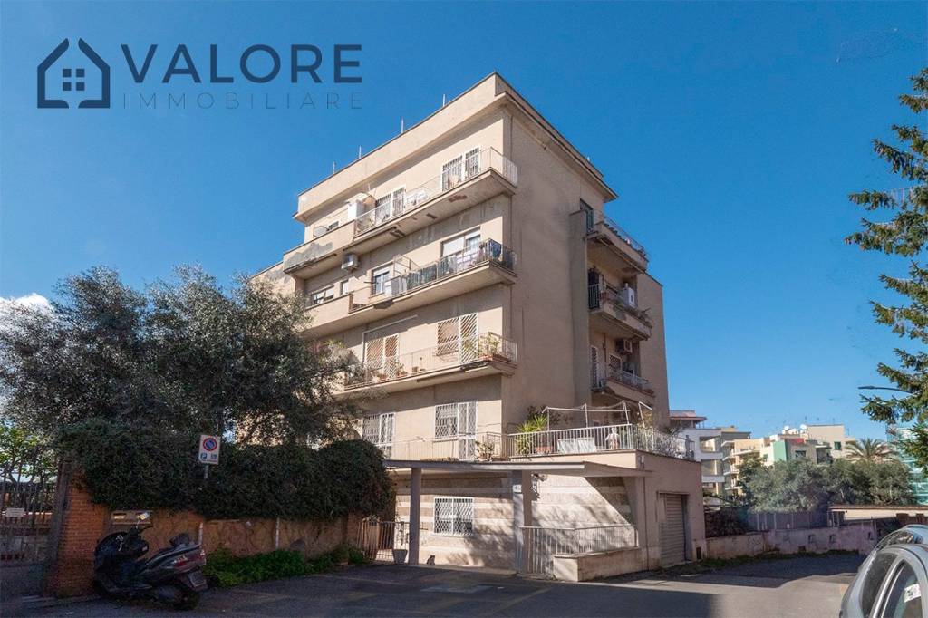 Appartamento in vendita a Roma via Monte Altissimo, 43
