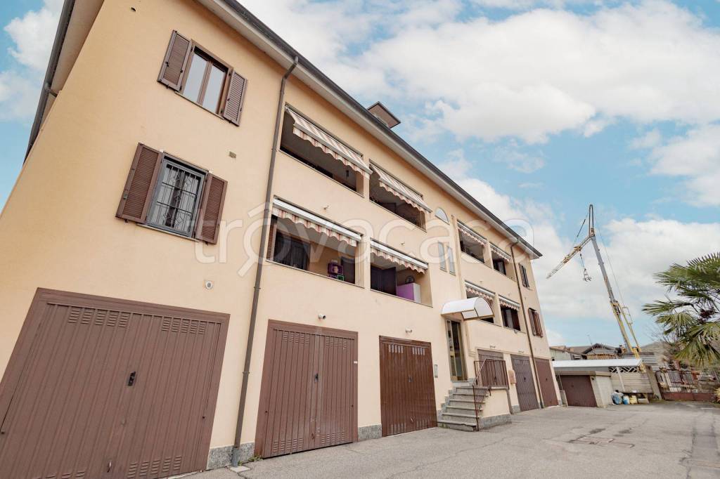 Appartamento in vendita a Limbiate via Tarvisio, 5, 20812 Limbiate mb, Italia
