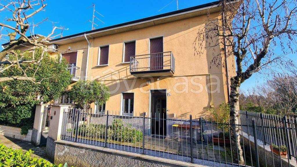 Casa Indipendente in vendita a Castellanza via Gabrio Piola, 12