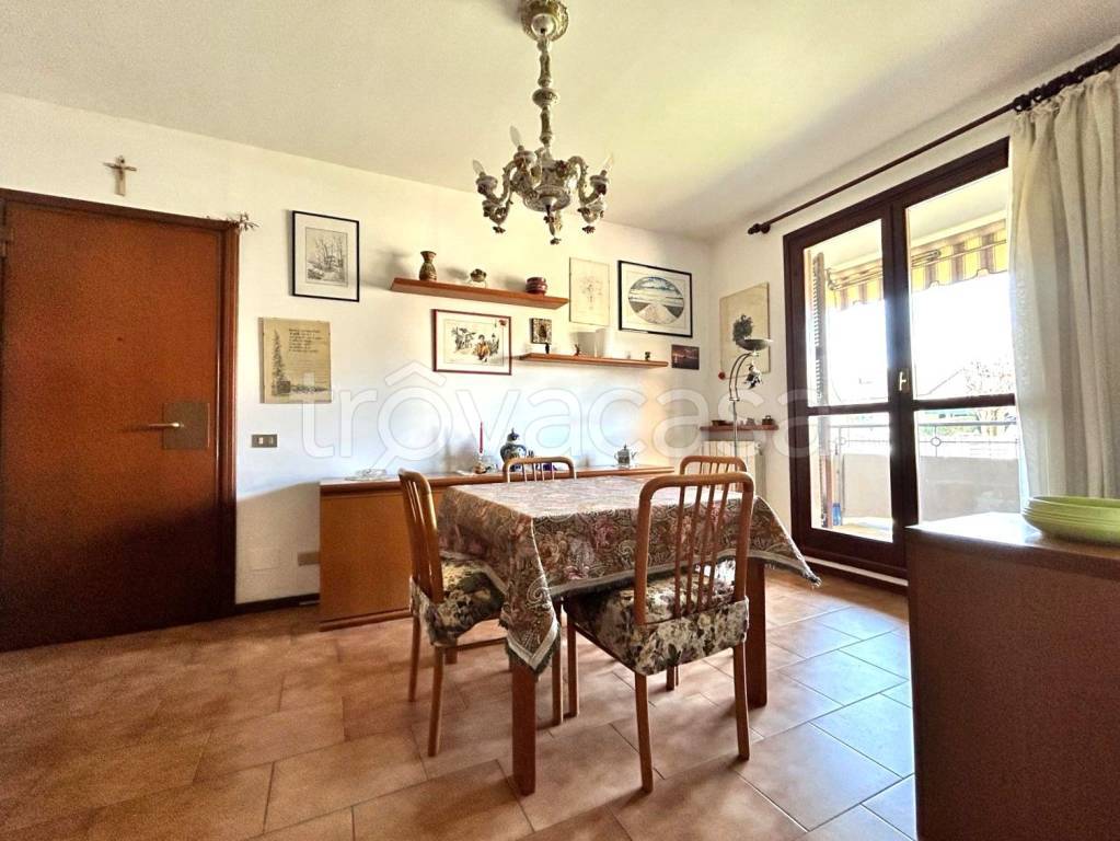 Appartamento in vendita a Malnate via Don Carlo Maesani, 45