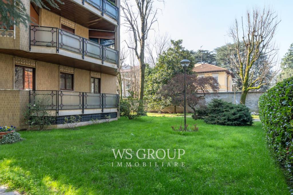 Appartamento in vendita a Monza via Giacomo Leopardi, 9