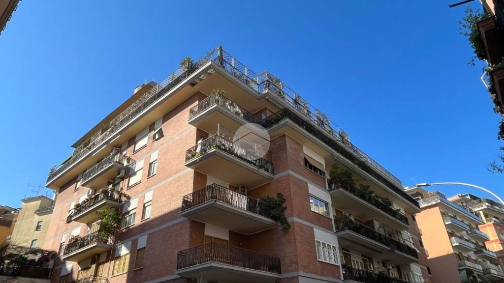 Appartamento in vendita a Roma via Pasquale Revoltella, 85