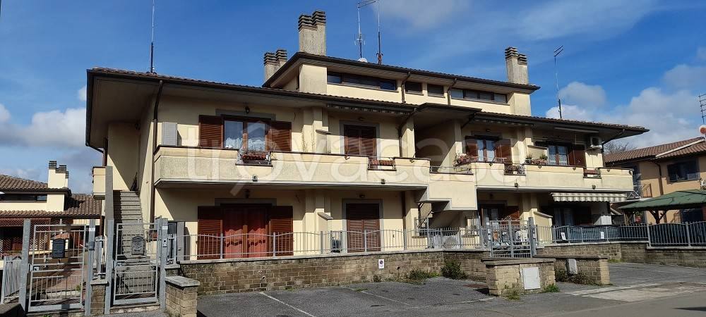 Appartamento in vendita a Oriolo Romano via San Rocco