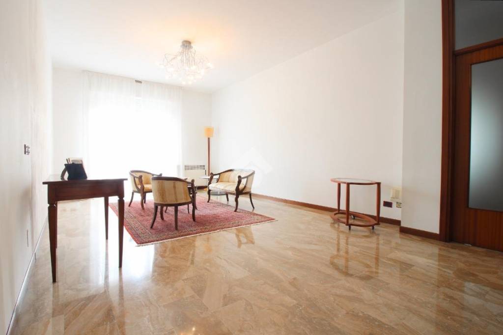 Appartamento in vendita a Pavia via Basilicata, 6