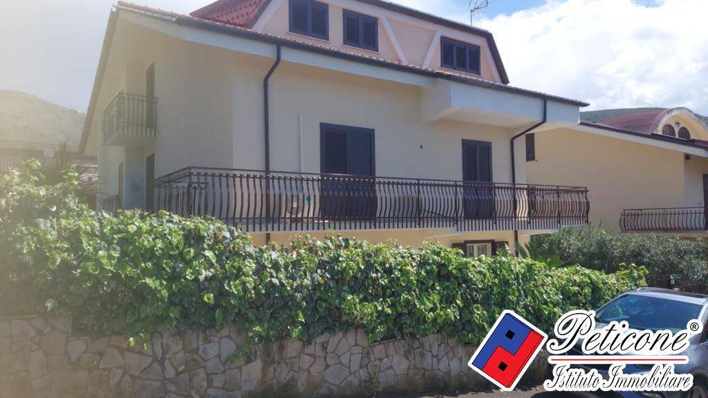 Villa in vendita a Fondi via della Farnia, 32