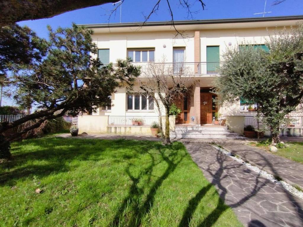 Villa Bifamiliare in vendita a Maserada sul Piave via Risorgimento, 1