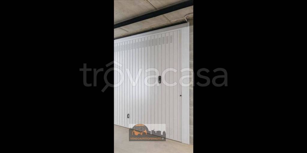 Garage in vendita a Ciserano via galli