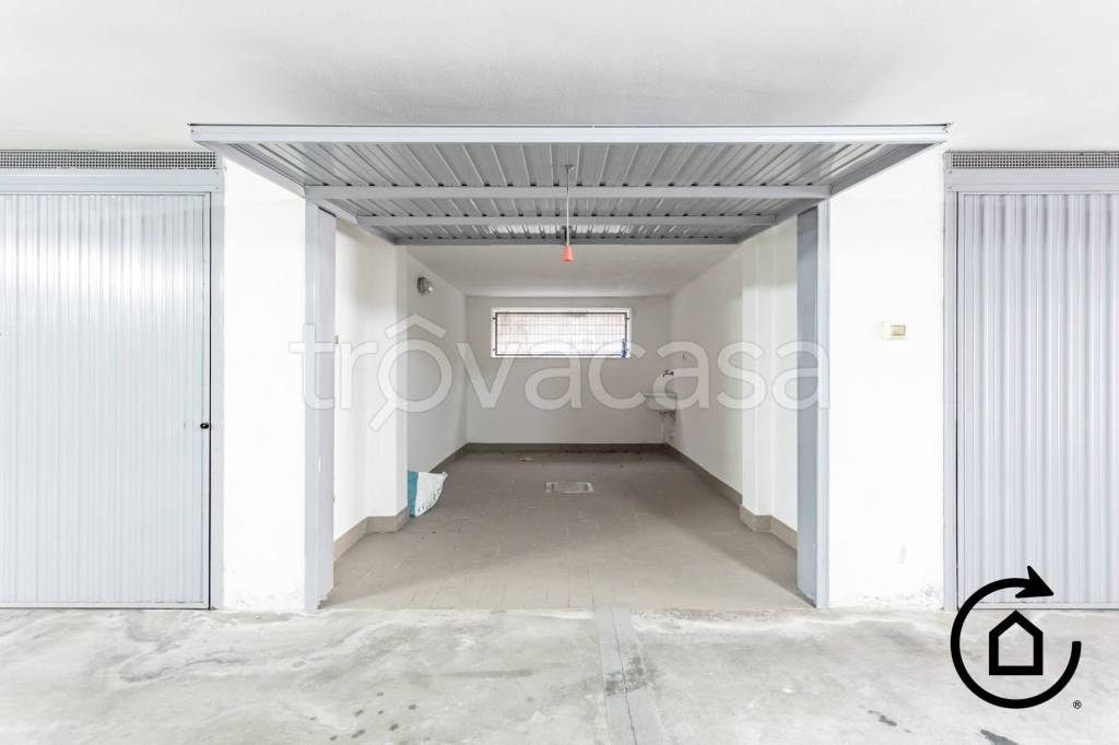 Garage in vendita a Forlì piazzale Giovanni Giolitti, 9