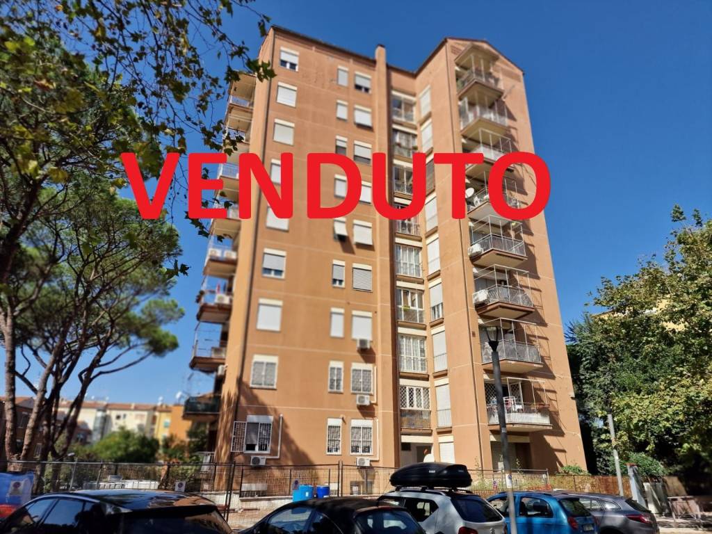 Appartamento in vendita a Roma via del Quadraro, 58