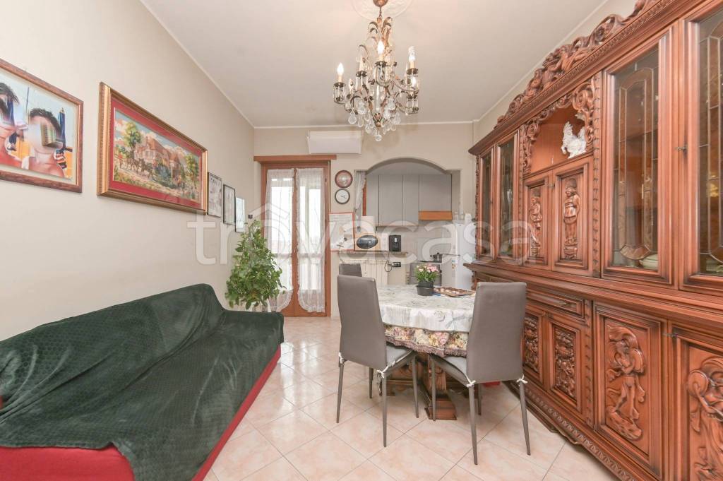 Appartamento in vendita a Nichelino via Vittorio Veneto, 11