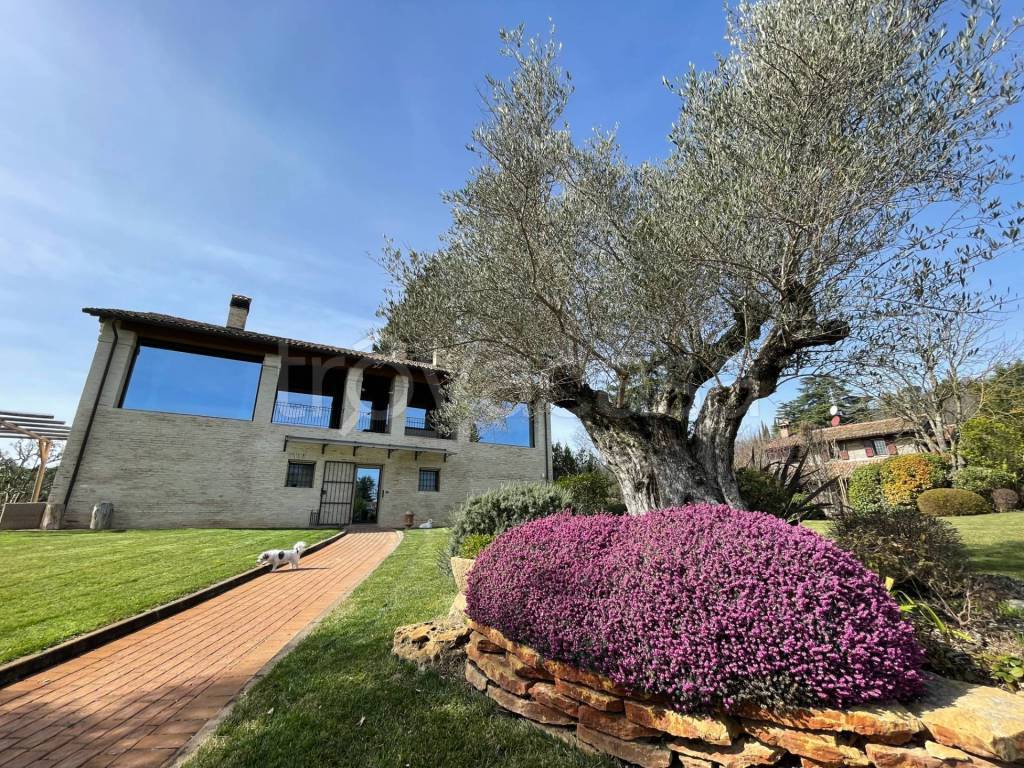 Villa in vendita a Sasso Marconi via Mongardino