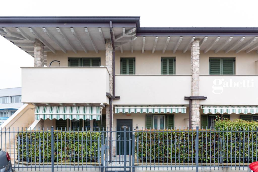Appartamento in vendita a Lomagna via Isonzo, 6