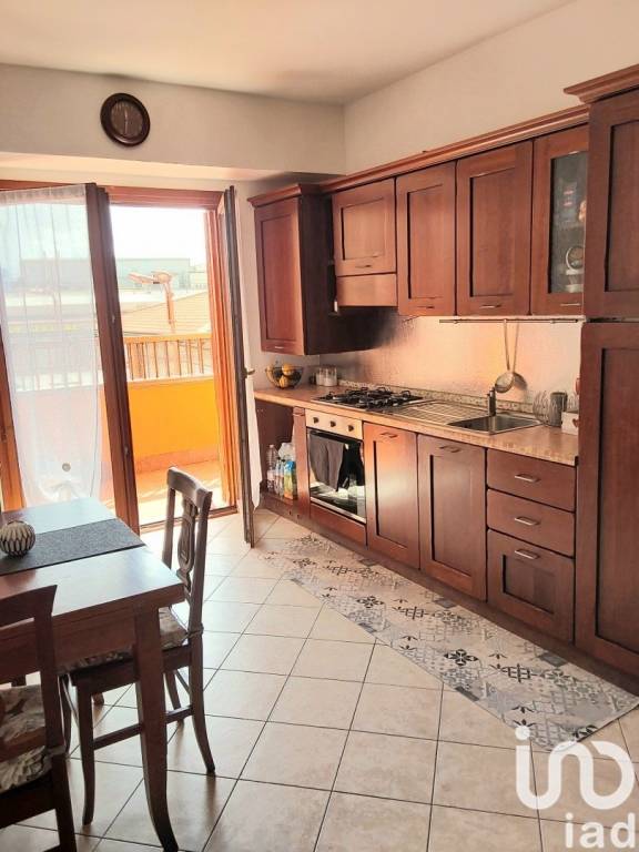 Appartamento in vendita a Pomezia via Naro