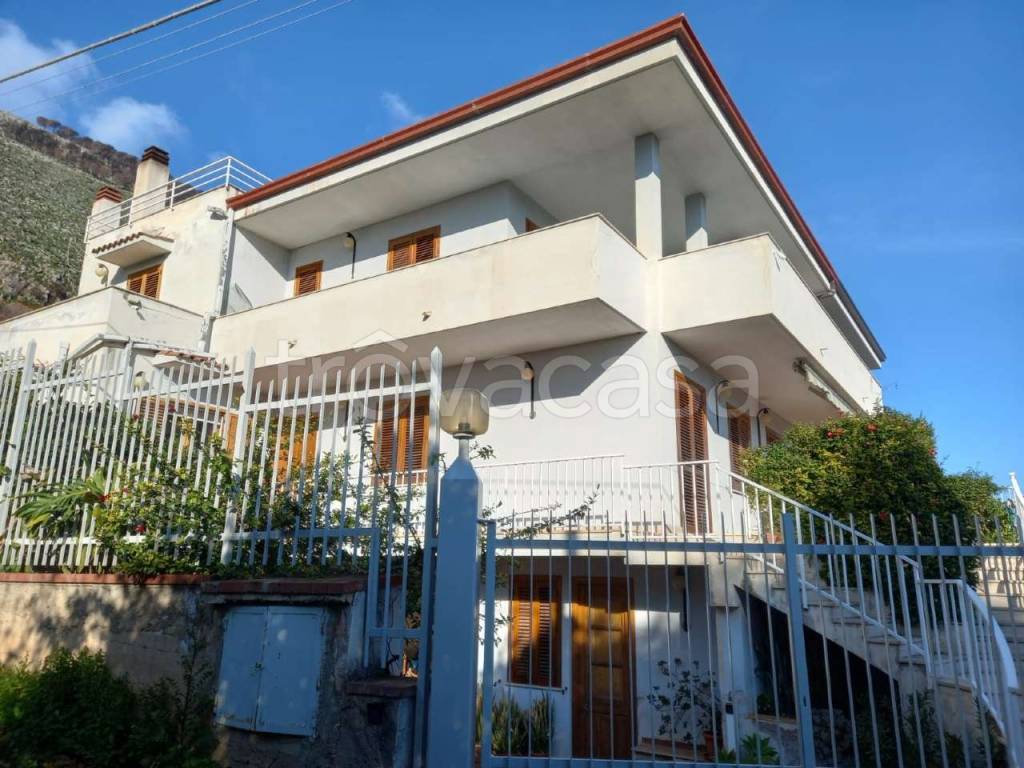Villa in vendita a Palermo via Caroll Lewis