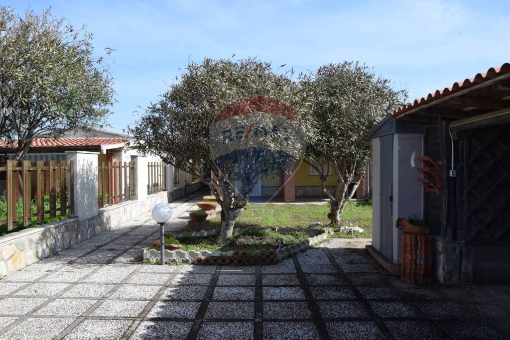Villa in affitto ad Ardea via Calabria, 73