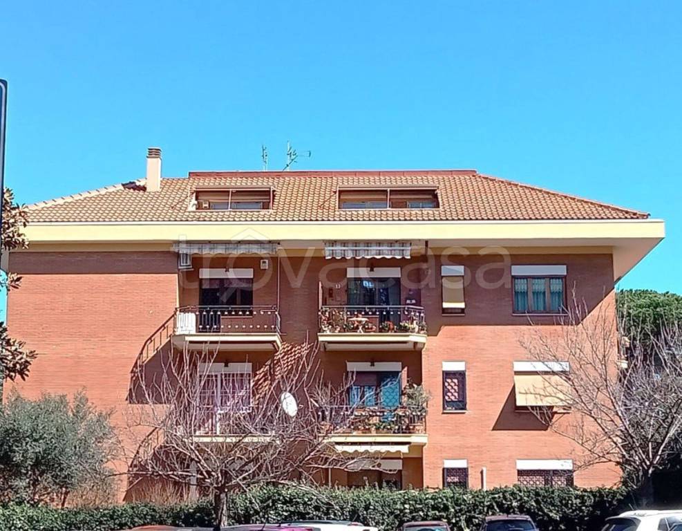 Appartamento in vendita a Grottaferrata viale Primo Maggio , 103