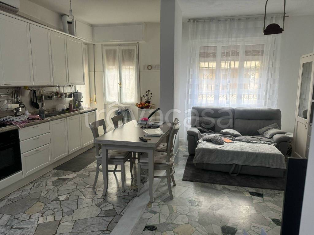 Appartamento in in vendita da privato a San Donato Milanese via Dante Alighieri