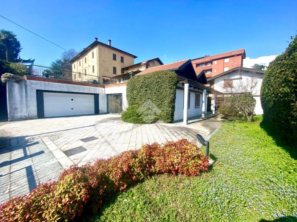 Villa in vendita a Cantù via Trieste, 9