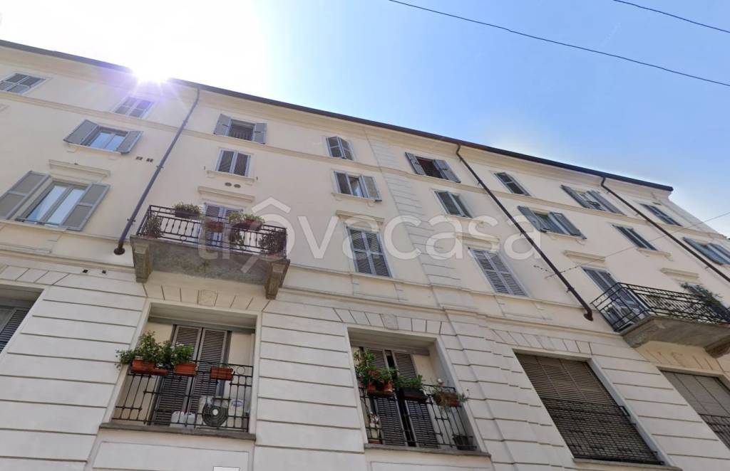 Appartamento in affitto a Milano via Rosolino Pilo, 20