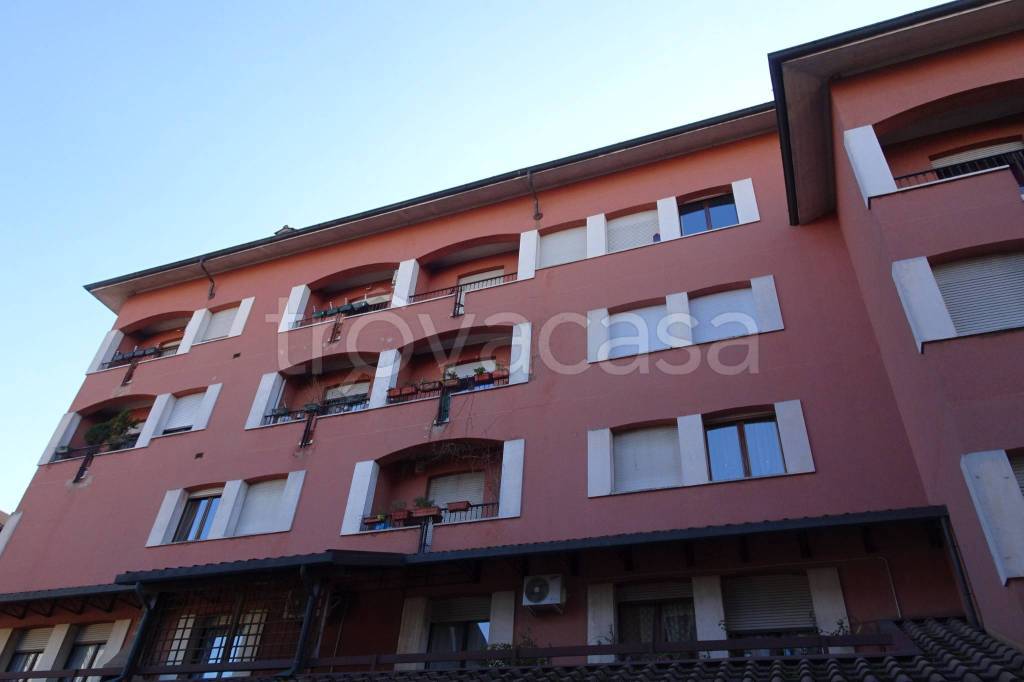 Appartamento in affitto a Parabiago via San Giuseppe, 29
