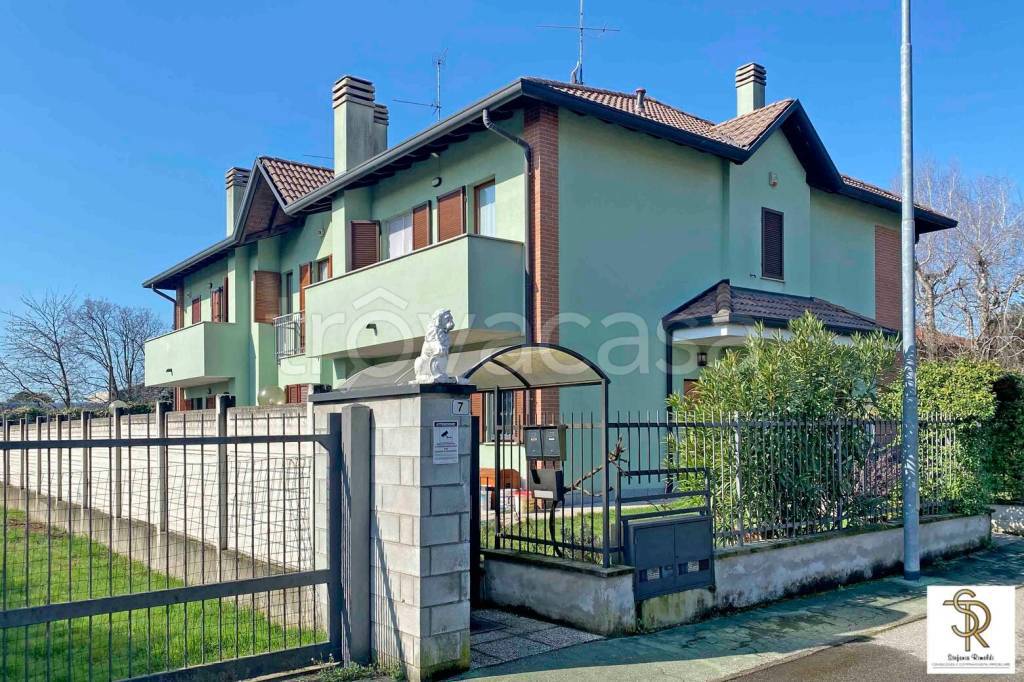 Villa a Schiera in vendita a Rescaldina via Generale Carlo Alberto Dalla Chiesa
