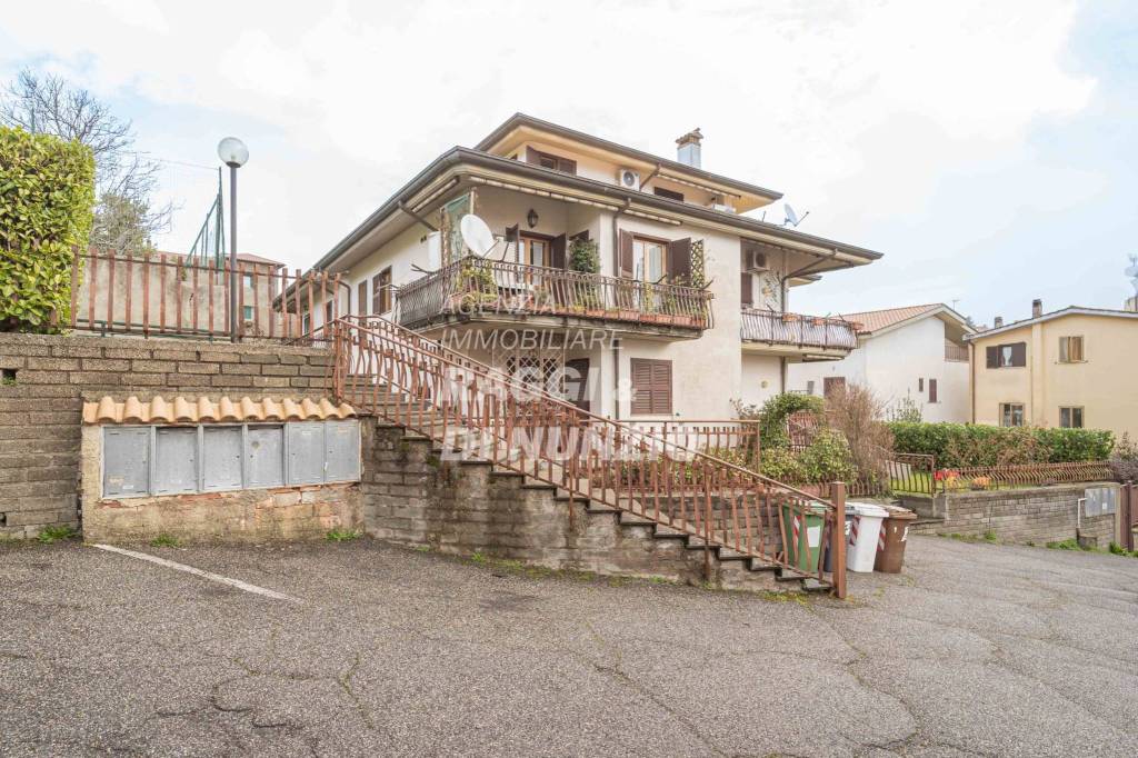 Appartamento in vendita a Rocca Priora via della Rocca, 40