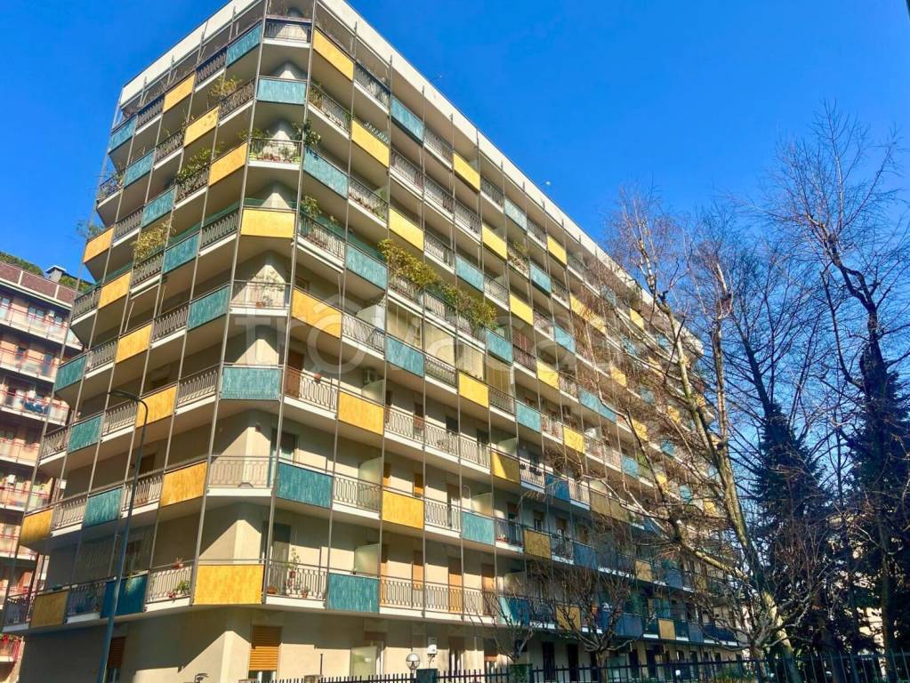 Appartamento in vendita a Milano via Adeodato Ressi