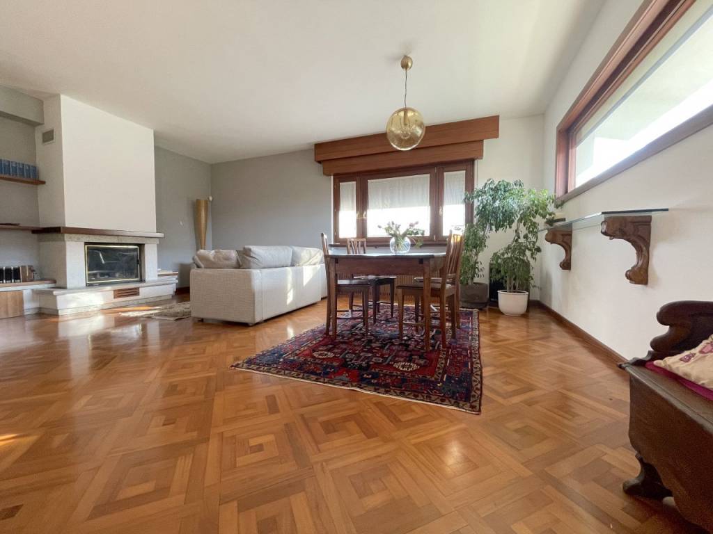 Villa in vendita a Tavagnacco via Trento