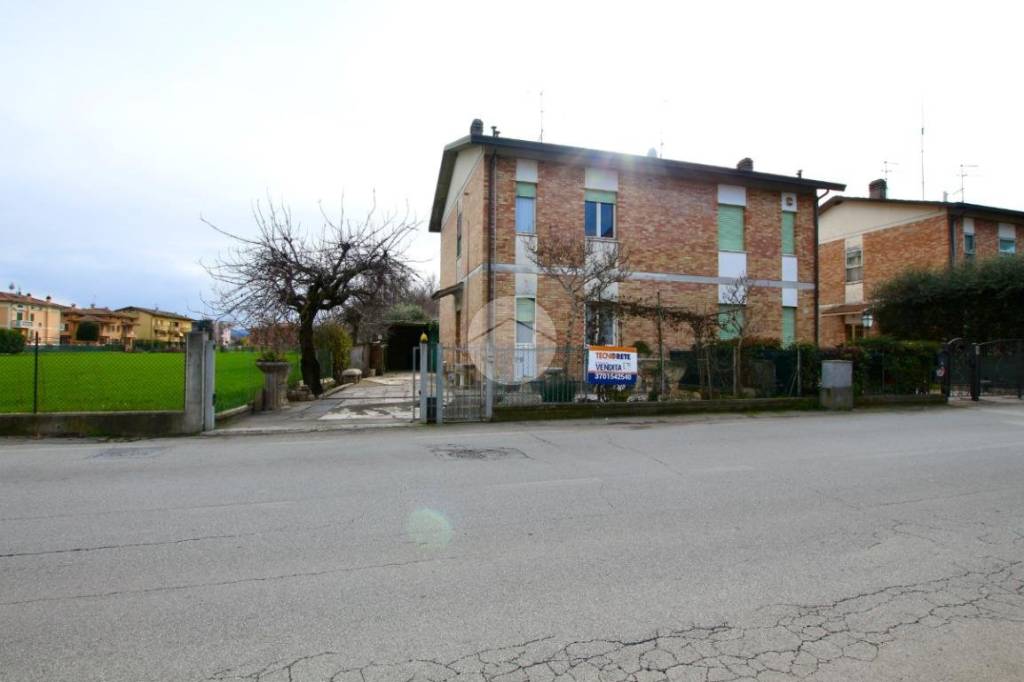 Villa Bifamiliare in vendita a Savignano sul Rubicone via Pietà, 14