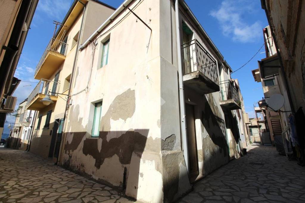 Casa Indipendente in vendita a Reggio di Calabria via Cecilia, 18