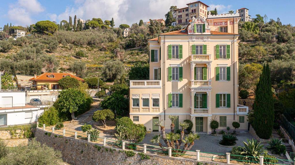 Villa Bifamiliare in vendita a Bordighera via Vincenzo Gioberti, 20
