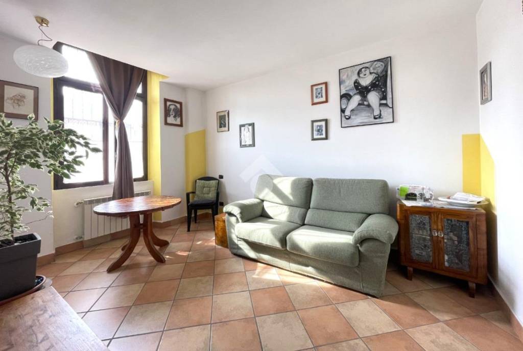 Appartamento in vendita a Lomazzo p.Zza Ducato di Milano, 4