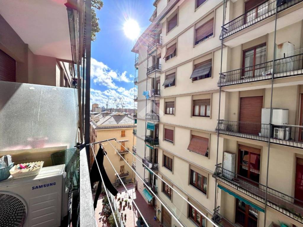 Appartamento in vendita a Genova via Casimiro Corradi, 13