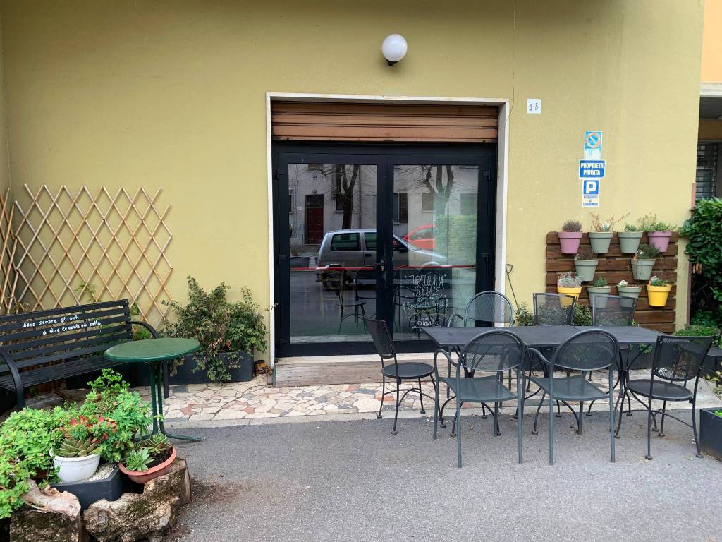 Negozio in vendita a Brescia via Villa Glori