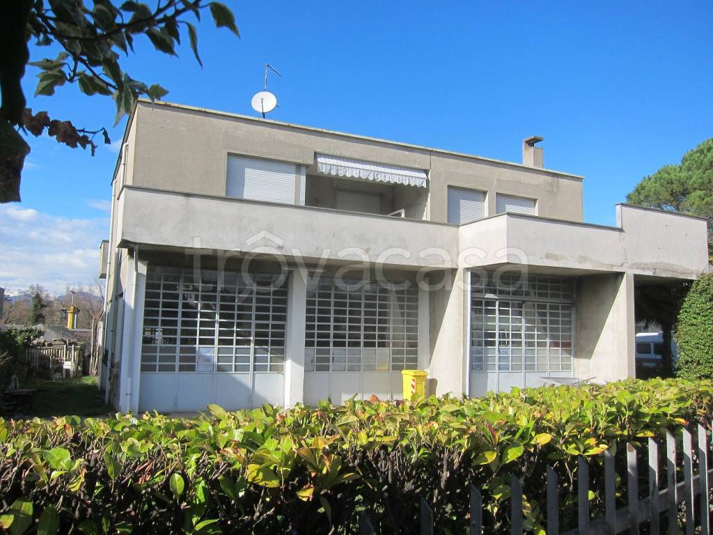 Villa in vendita a Inarzo